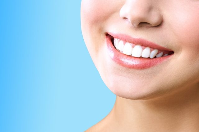 女性の白い歯